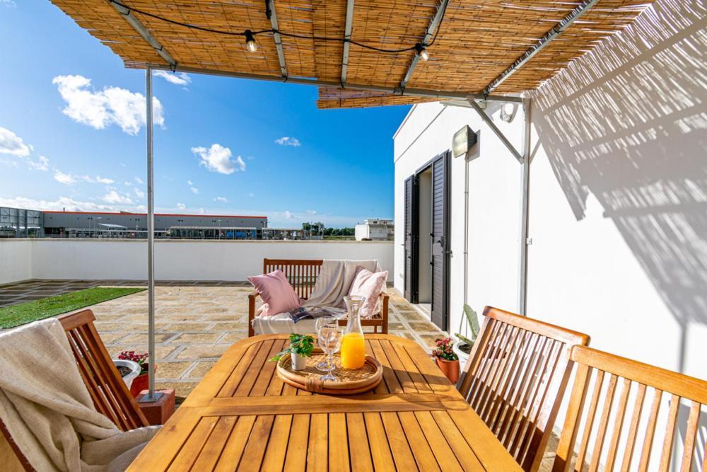 La Terrazza Di Zoe - Castromediano Villa Cavallino di Lecce Bagian luar foto