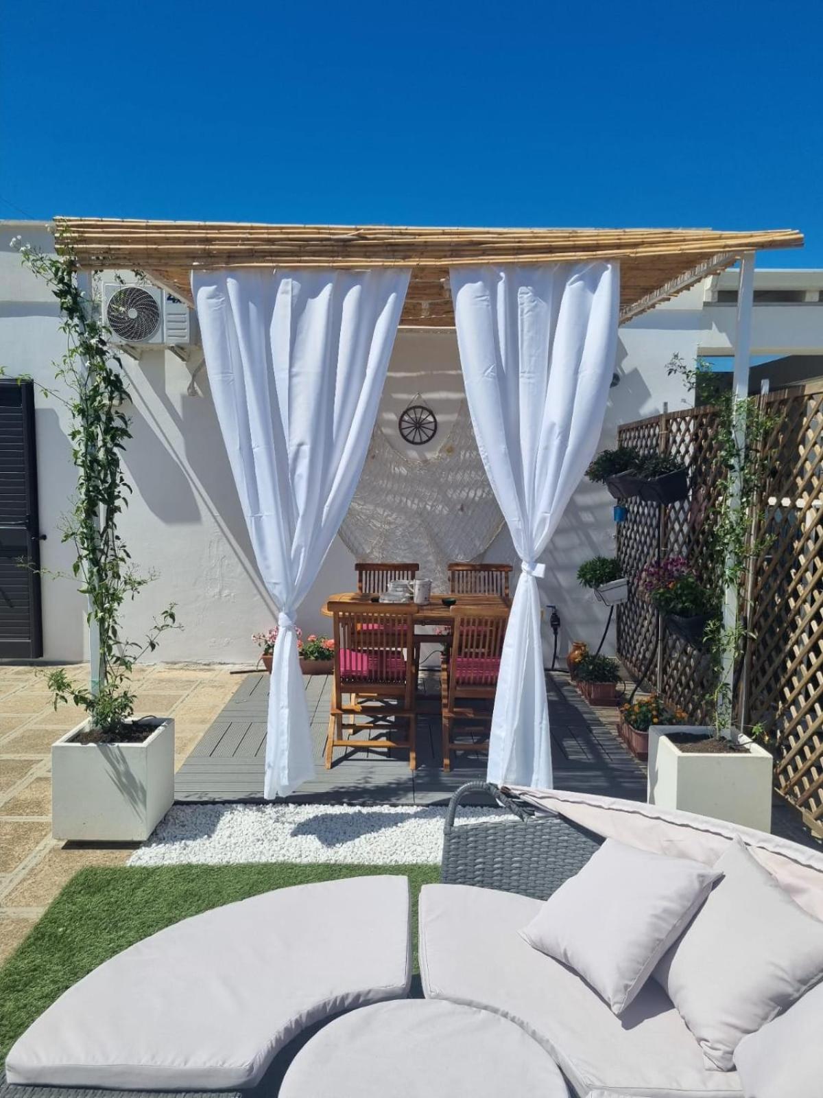La Terrazza Di Zoe - Castromediano Villa Cavallino di Lecce Bagian luar foto