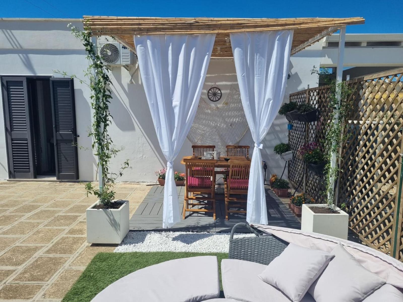 La Terrazza Di Zoe - Castromediano Villa Cavallino di Lecce Bagian luar foto